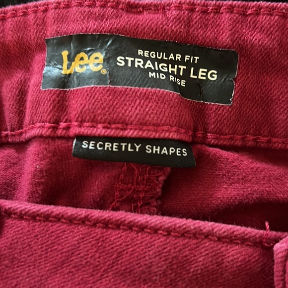 Women’s Lee jeans, size 12, red tapered leg. - Picture 3 of 3